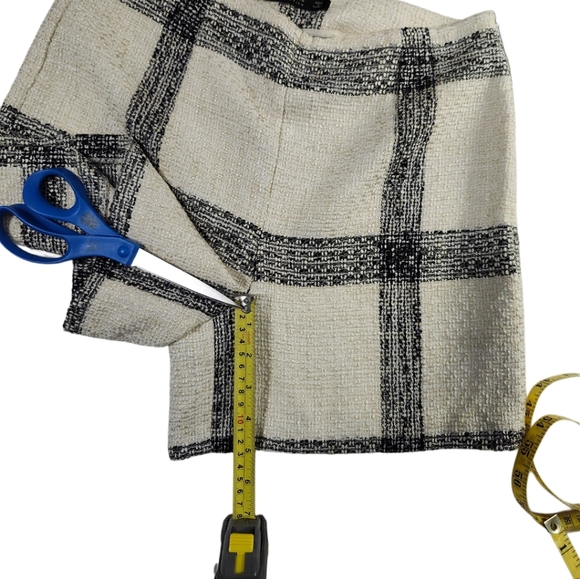 Zara Basics High-Rise Striped  Tweed Shorts  Women's Size S  Casual Side-Zip - Picture 7 of 11